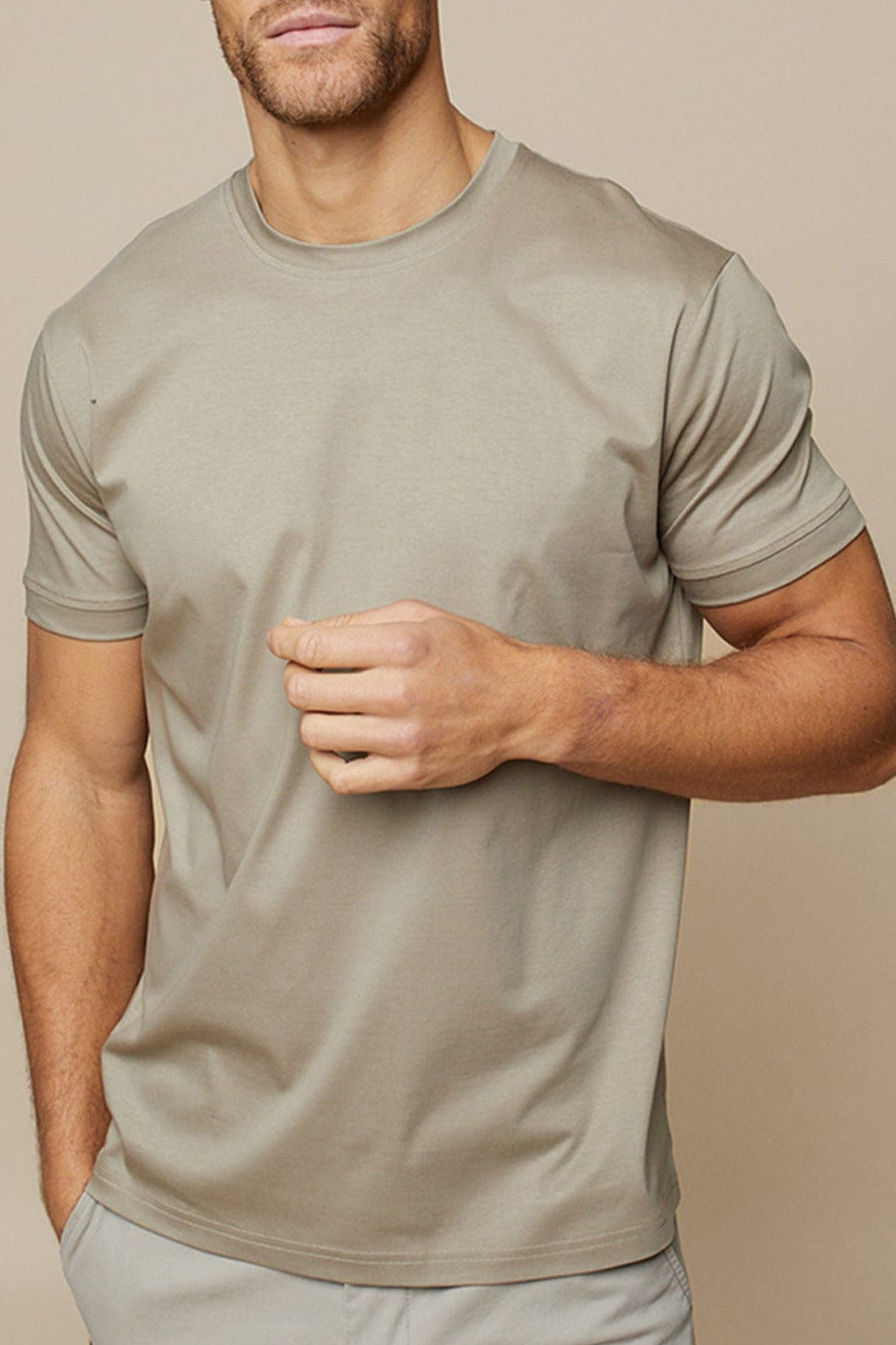 Męski merceryzowany T-shirt o satynowym połysku