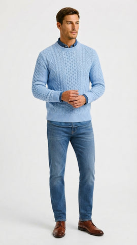 Sweter męski dziergany z warkoczowym wzorem na zimę