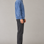 Bluza polo męska oversize o spranym wyglądzie — Niebieski — widok z boku